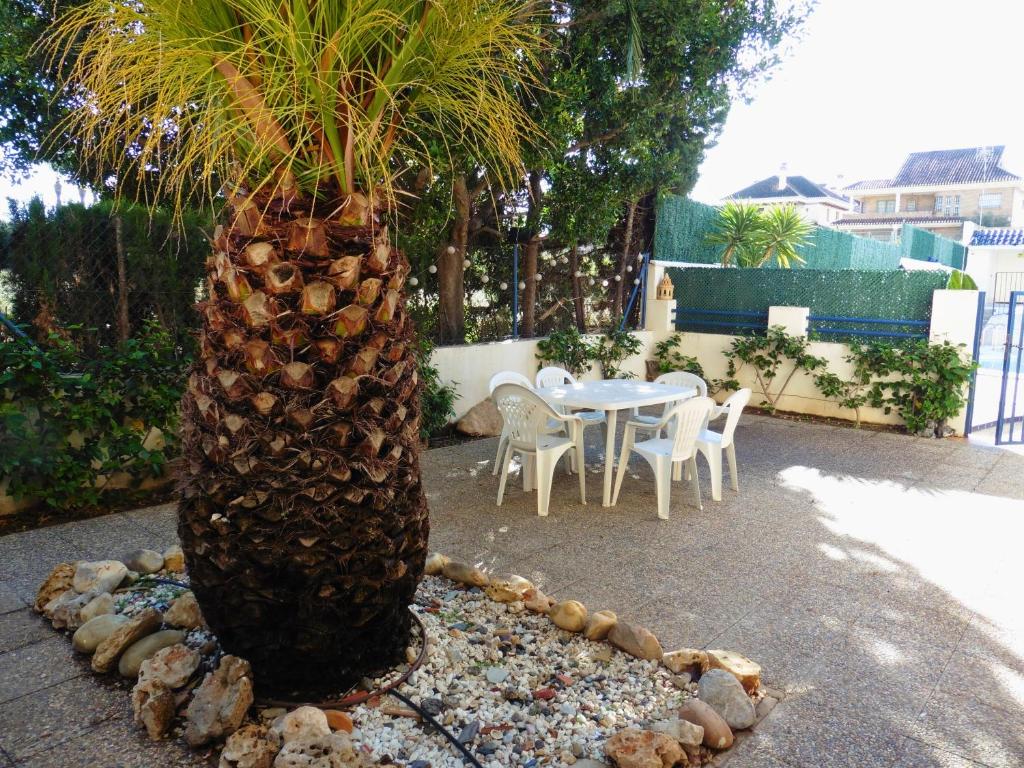 Villa with private garden 200m from the sea - 2