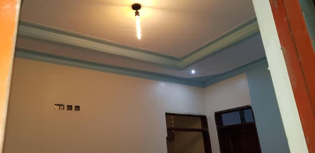 Lynton Cave and Camp, Iganga