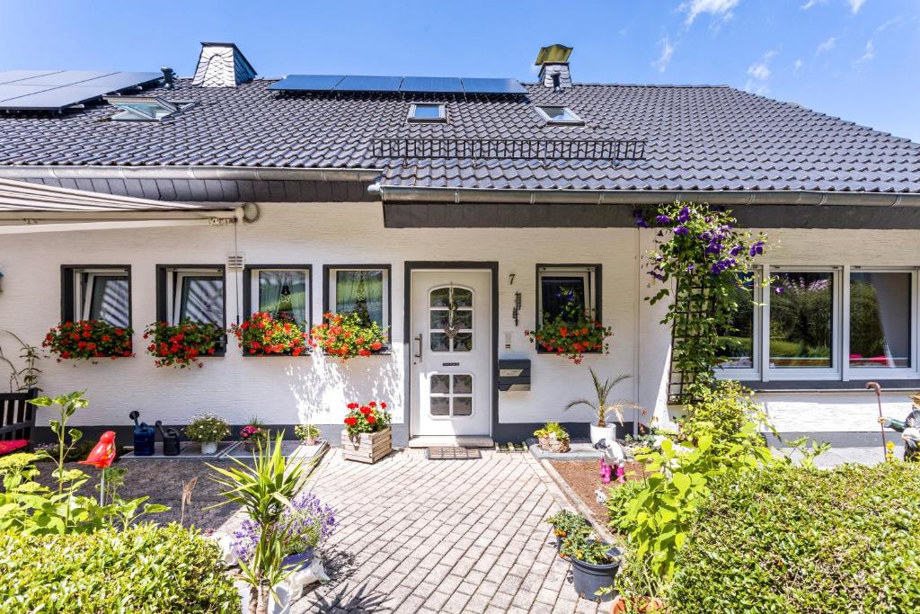 Ferienwohnung Am Waldrand, Schmallenberg