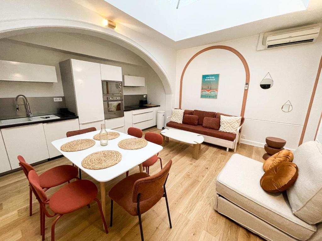 Charming New Apt with AC - Historical Center, Bordeaux