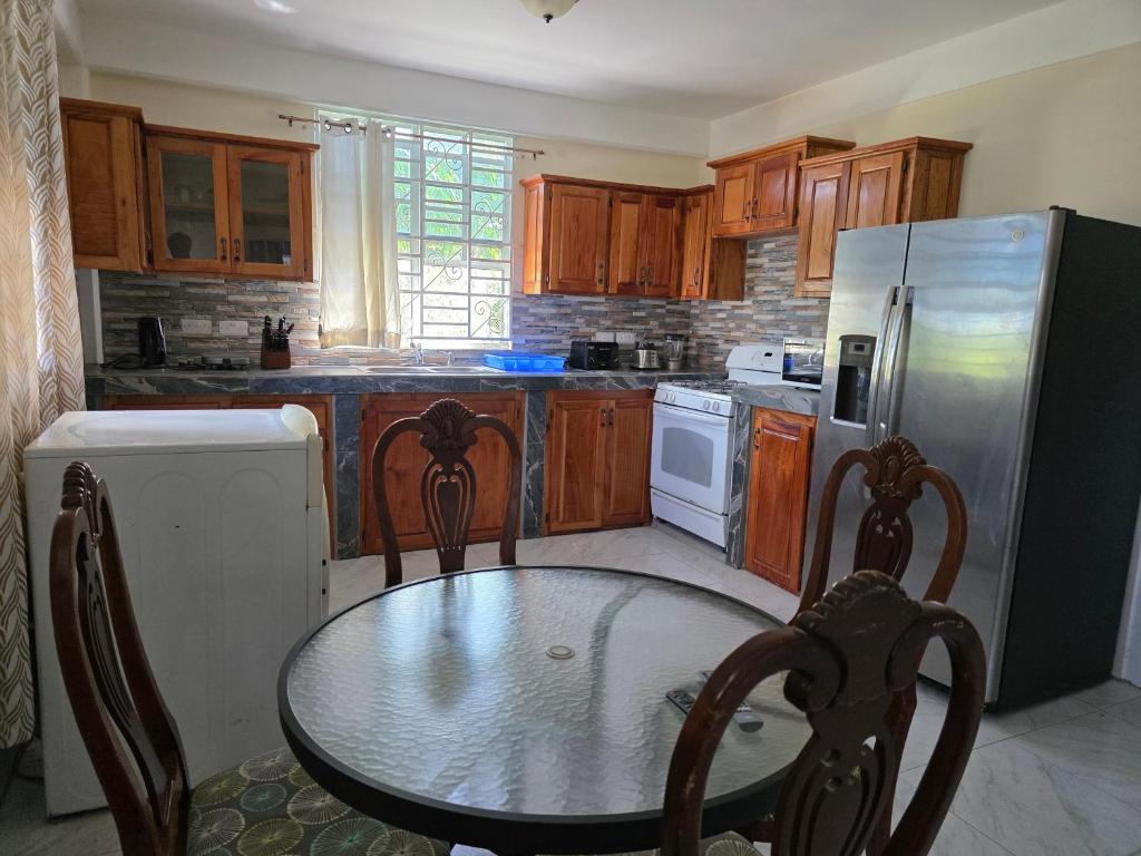 Island Gemz Apartment, Roseau