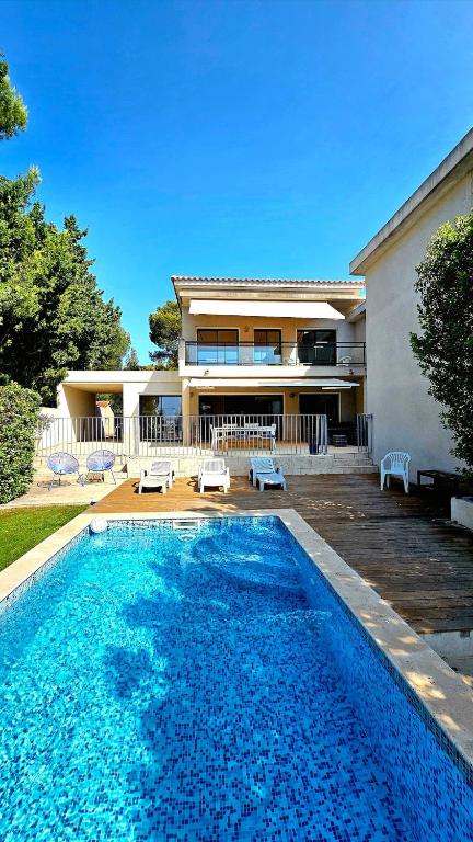 Cassis Villa 2-8 persons 4 Bedrooms - 4