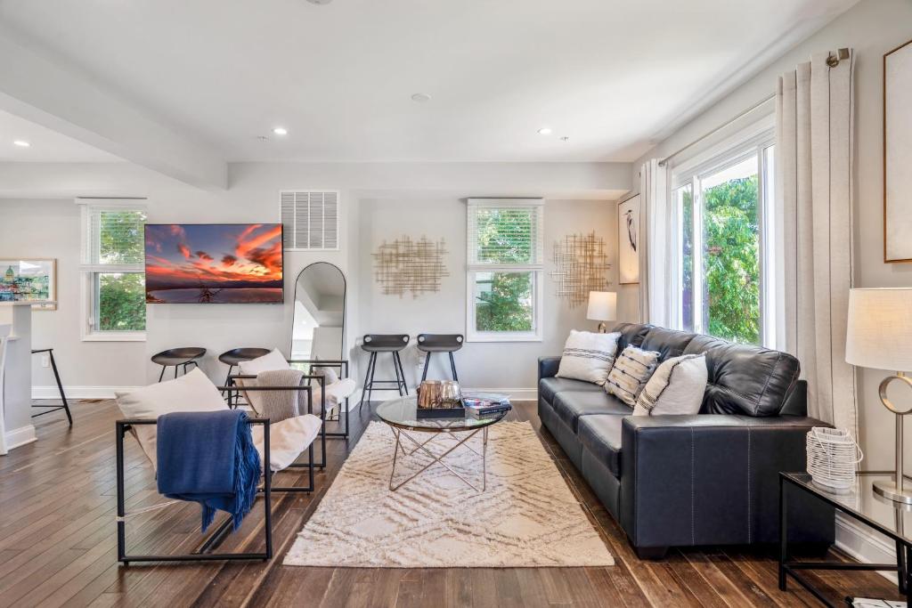 Walk to the stadium, downtown, West St - close to everything, Annapolis