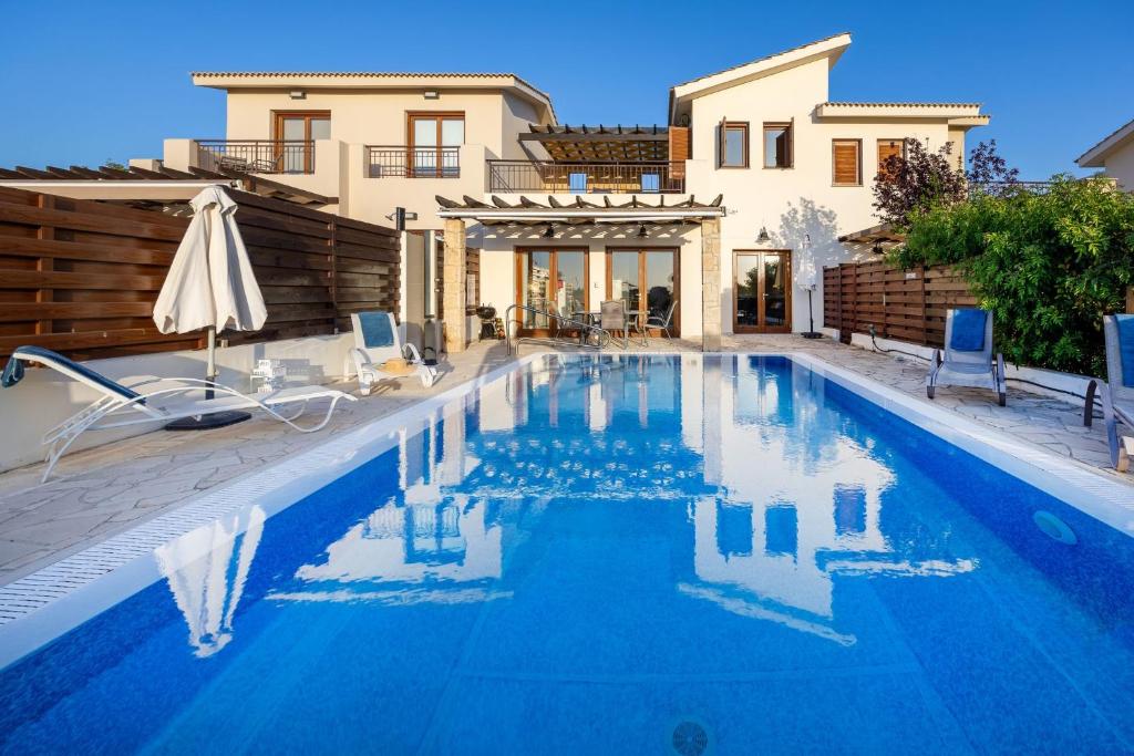HG07 Adjacent to Aphrodite Hills- Private Pool, Large Terrace, Kouklia