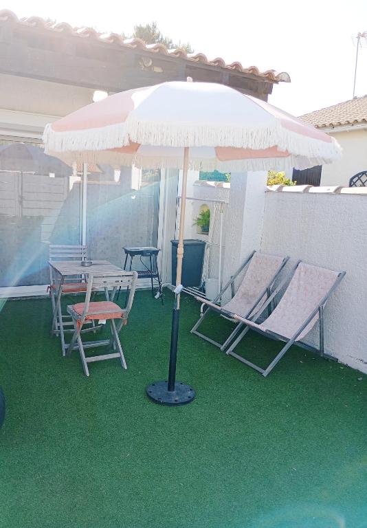 Modern guest house, Fos-sur-Mer