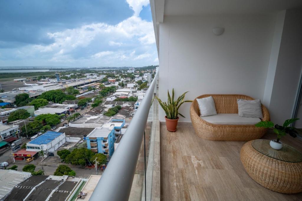New Apto Beach Front & Close to Airport - 3