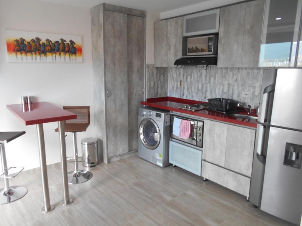 Laureles 16th floor stylish Spring City Treat, Медельин