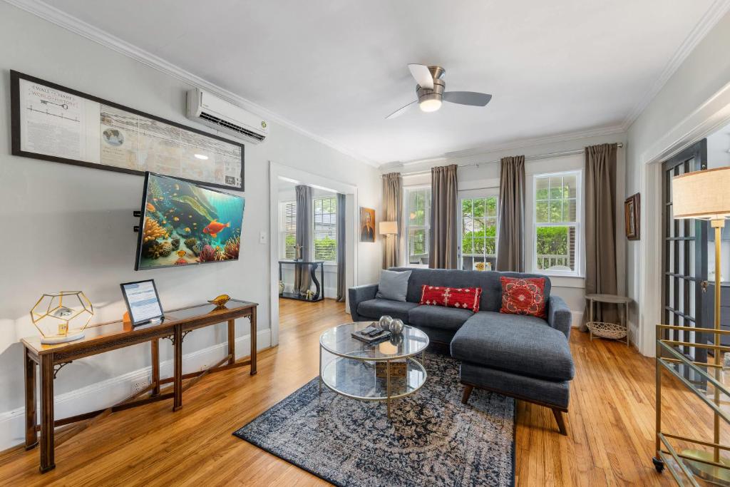 Lovely 2BR near Uptown Charlotte, Charlotte