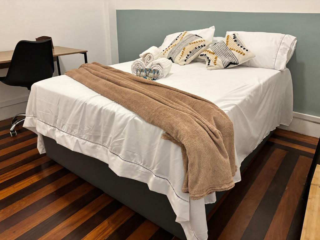 Historic Apt in Lapa 4 min from Arcos, Rio de Janeiro