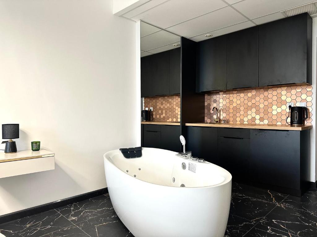 Bierutowska Apart - Lift & Laundry, Vratislav