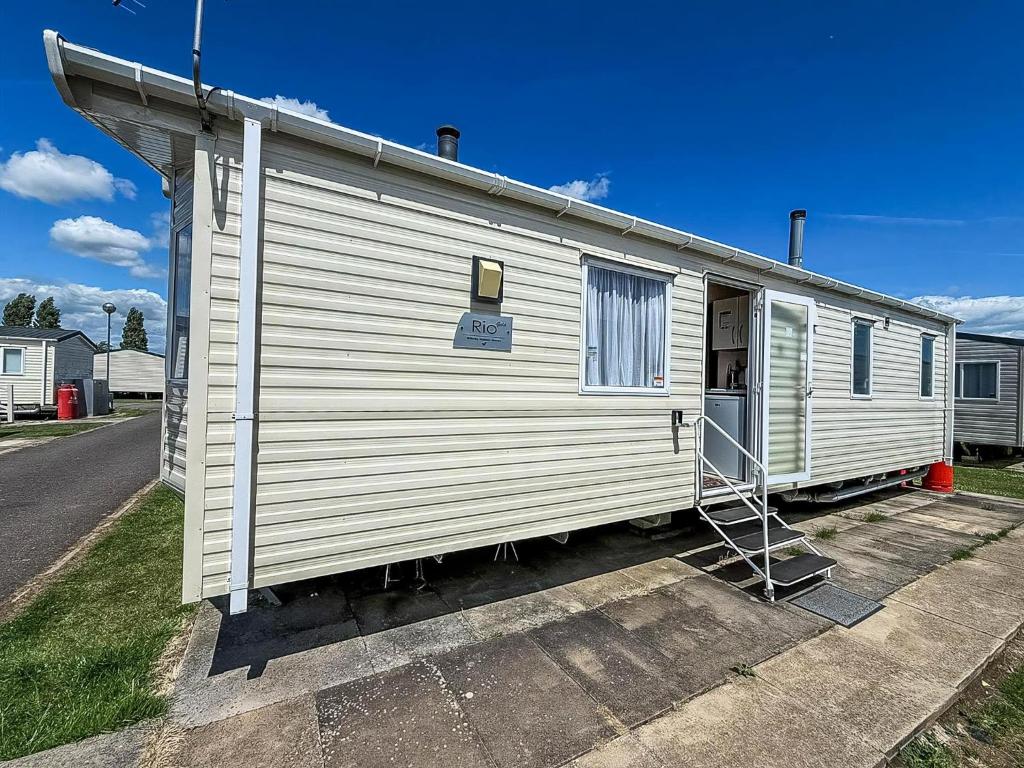 Fantastic 6 Berth Caravan At Haven Skegness Holiday Park Ref 88028Hr, Skegness