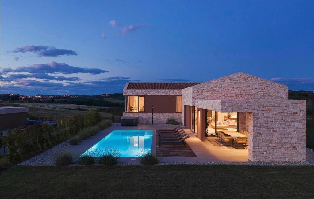 Luxury Villa Vigneto heated pool jacuzzi, Brtonigla