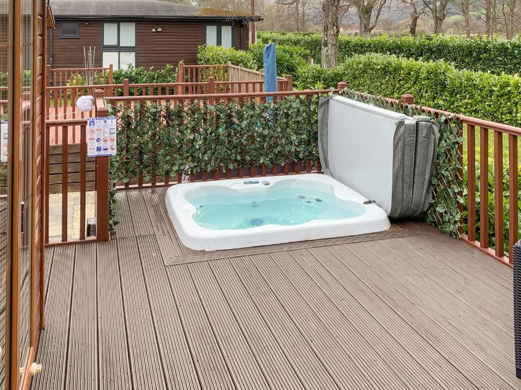 Bridge End Lodge, Dollar