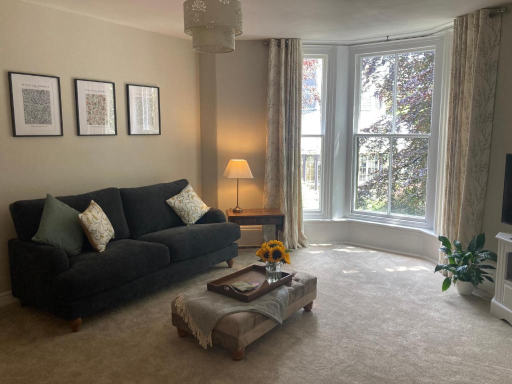 Octagon View, Buxton