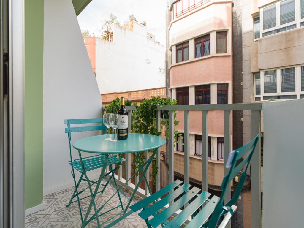 Apartment on Playa de Las Canteras Beach - 3