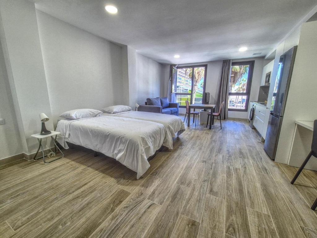 Apartment by Playa de Las Canteras Beach - 3