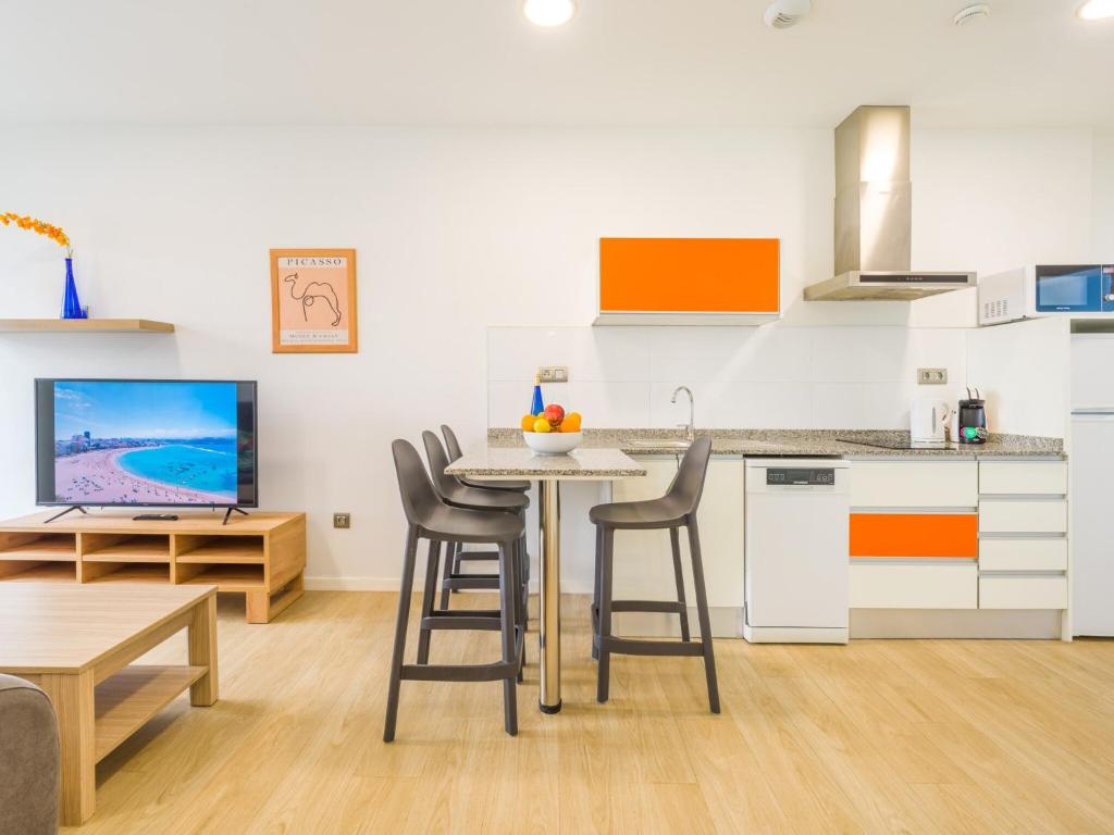 Apartment in Las Palmas near Las Canteras Beach - 4
