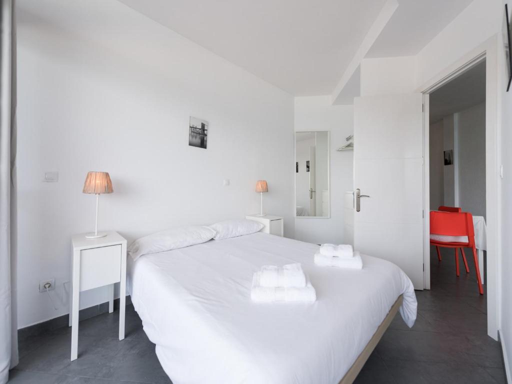 Apartment in Spain with Stunning Sea Views - 2