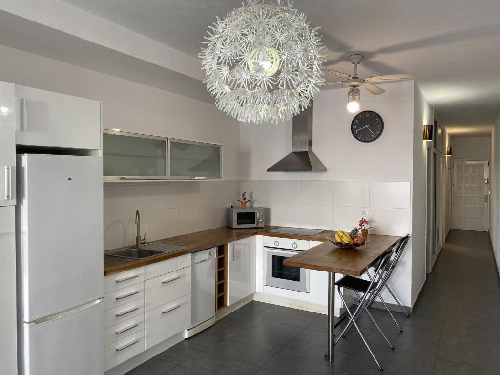Apartment in Spain with Stunning Sea Views - 3