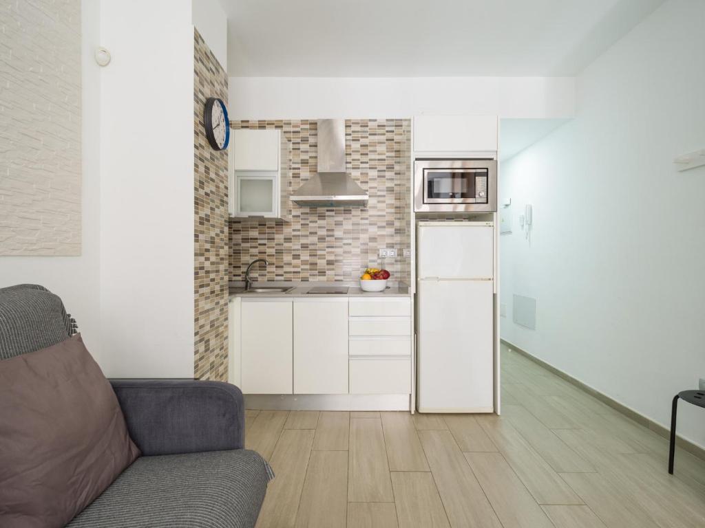 Apartment by Playa de Las Canteras Beach - 2