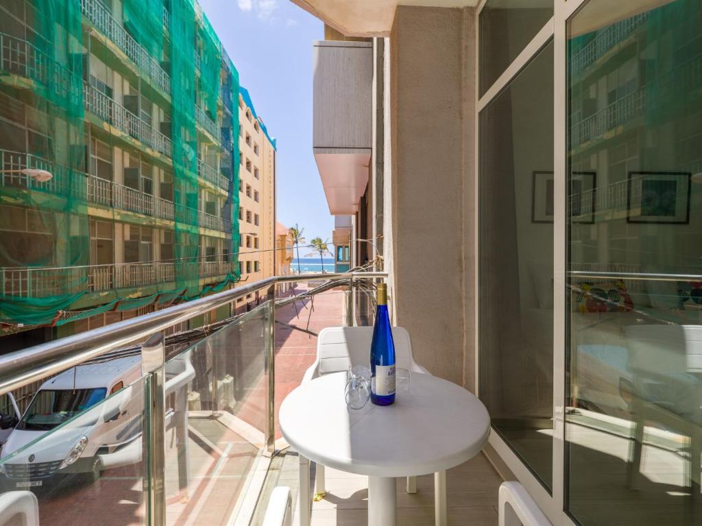 Apartment by Playa de Las Canteras Beach - 4