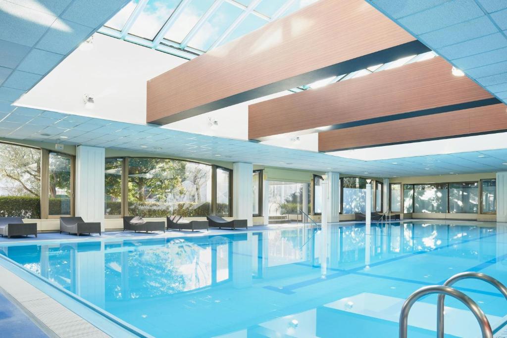 Swimming pool, Sheraton Grande Tokyo Bay Hotel in Tokyo