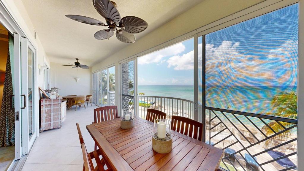 South Bay Beach Club #16 - 4 Bedroom 4 Bathroom Unit, George Town