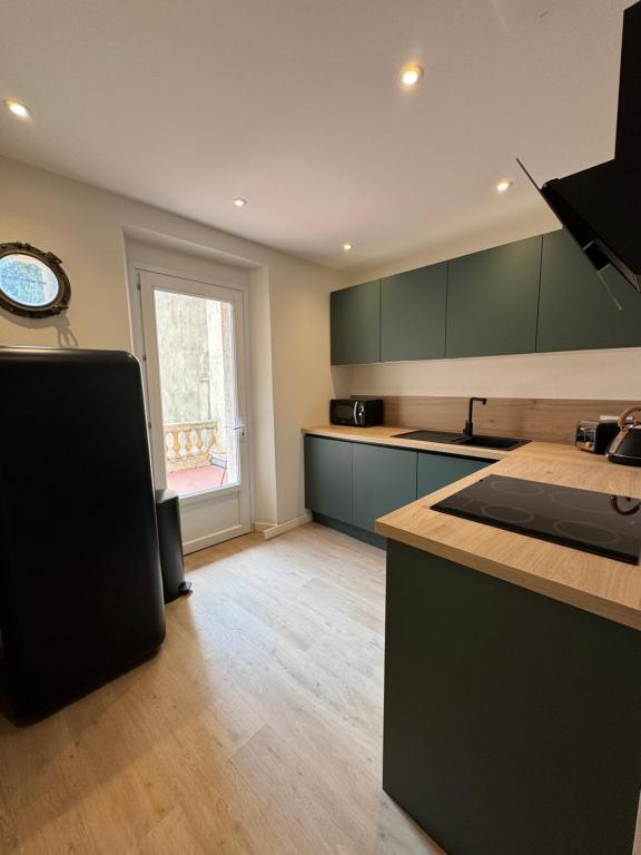 #101-Heart of Vieil Antibes - Place Nationale-High-End Newly Renovated & Furnished Appartment - 4
