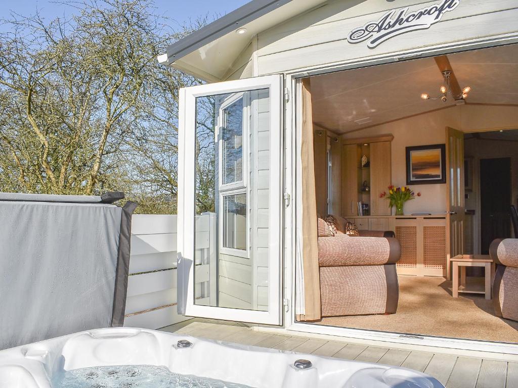 Bryn Bychan, Llithfaen