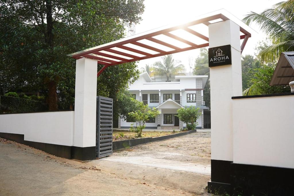 Aroha Residence - Sleek and Spacious Wayanad Villa, Kalpatta