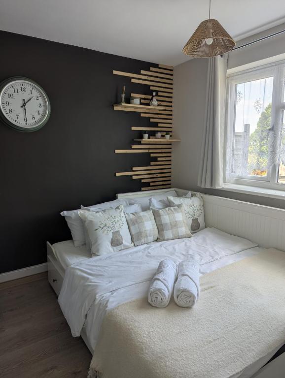 Cozy garden facing room, Erdington