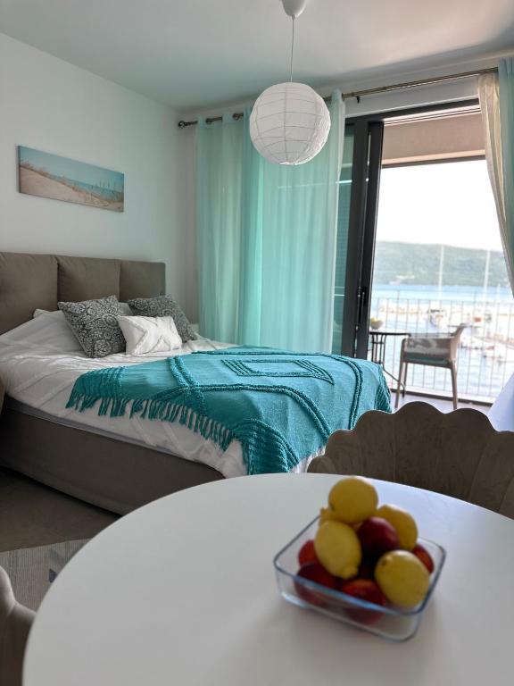 Marina View, Kravlja