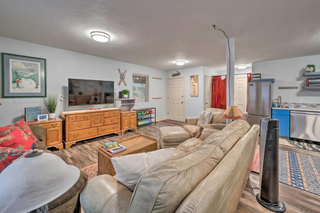 McCall Gem with Hot Tub AC Beach Fire Pit, McCall