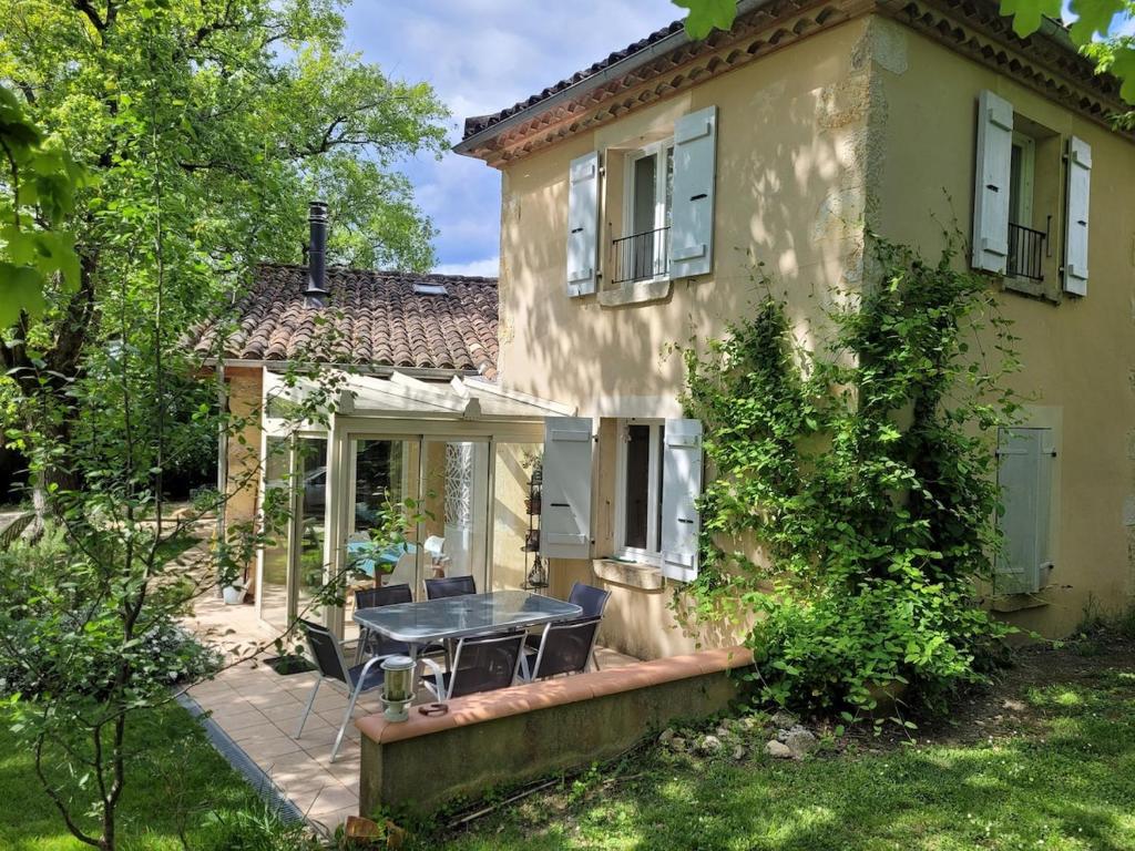 Charmant cottage en pierre dans un parc arboré, Condom