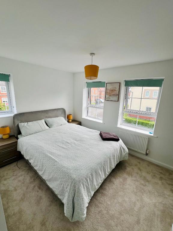 Beautiful Double Room with Private Bathroom, Anderton