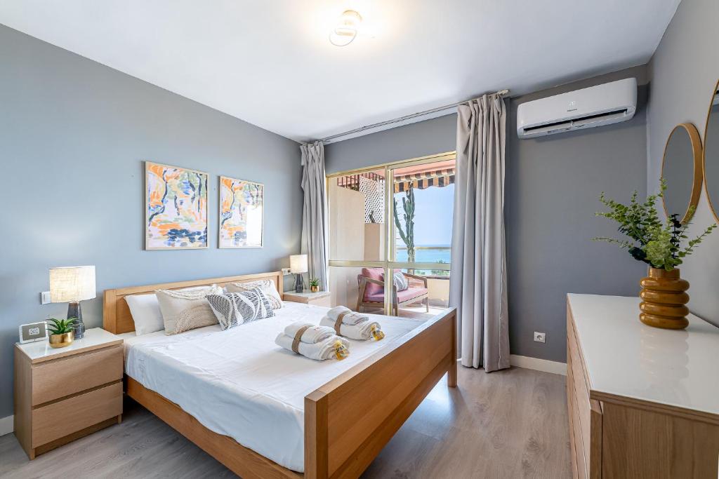 797HOLIDAY RENTALS- Piso contemporaneo frente al mar - 2