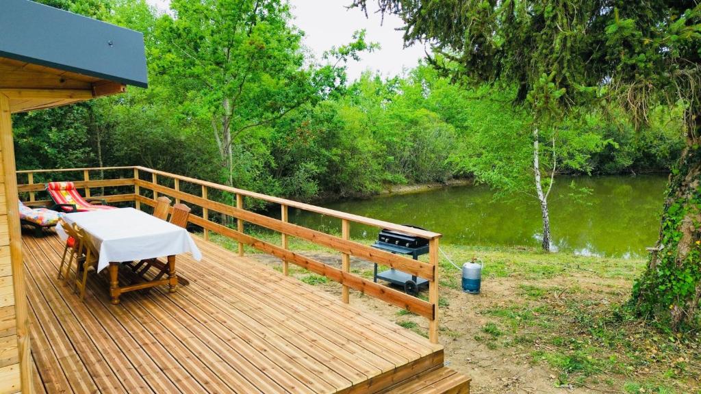 Petit coin de paradis, Église-Neuve-de-Vergt