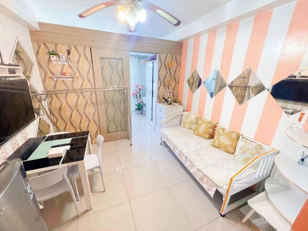 Shore 1 Tower C Near MOA Facing POOL, Sampong