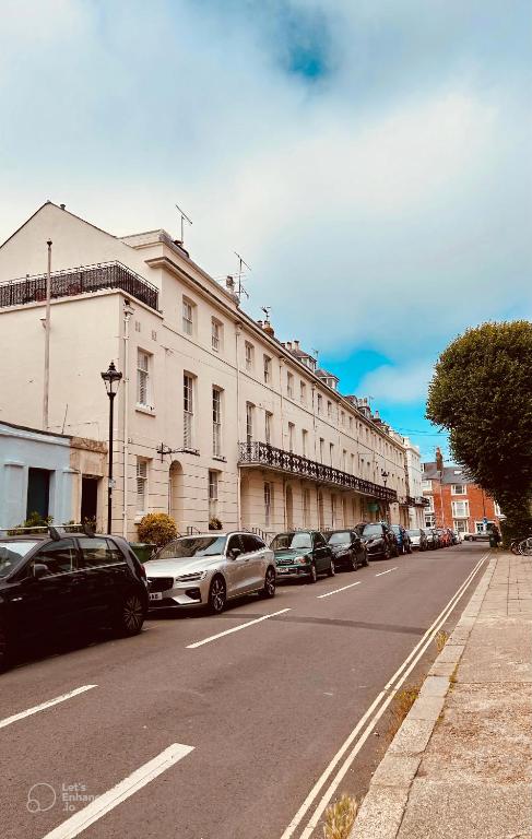 Elegant Double Room in Historic Georgian Lewes Townhouse, Lewes
