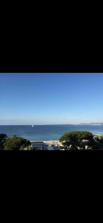 Luxurious large 2 rooms with panoramic sea view, AC - 3