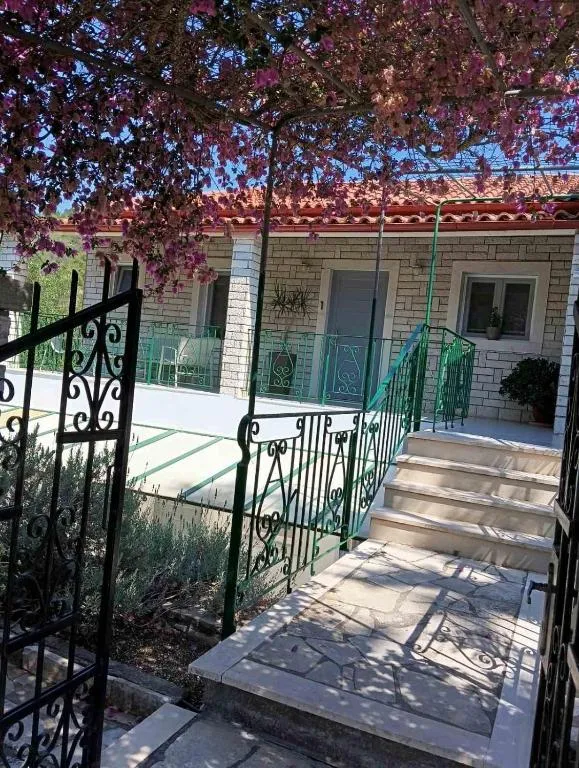 Paxos Rock Apartments, hotel v destinaci Gaios