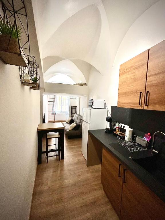 Studio atypique en RDC, Draguignan