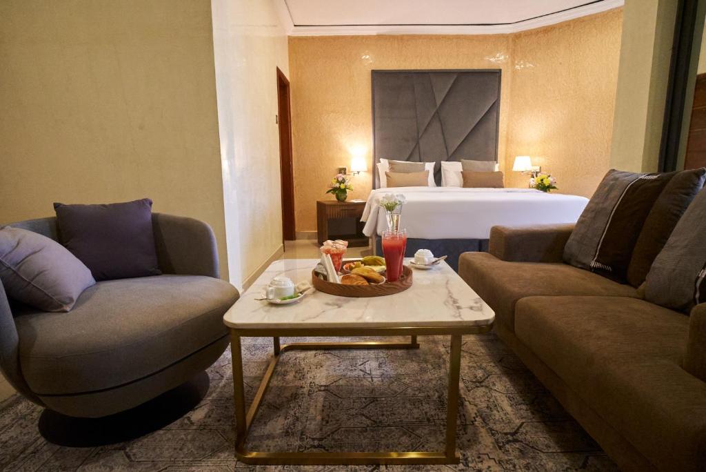 Almadies Prestige, Parakou