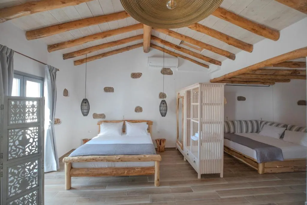 Erifi Luxury Suites, מלון בארמניסטיס