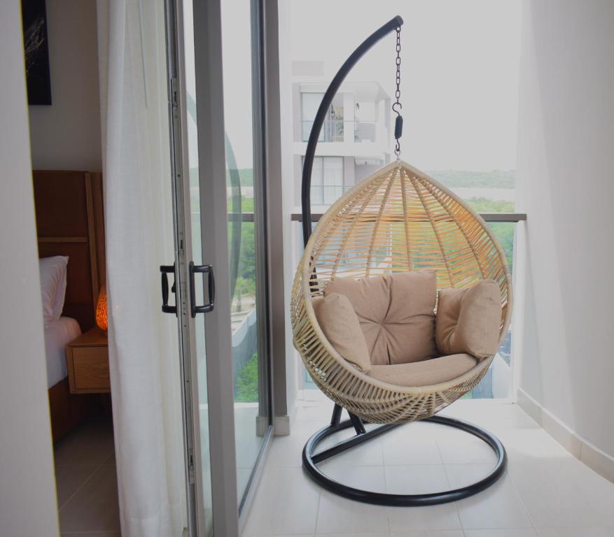 Luxury 2-Bedroom Apartment with Breathtaking Ocean Views - 3