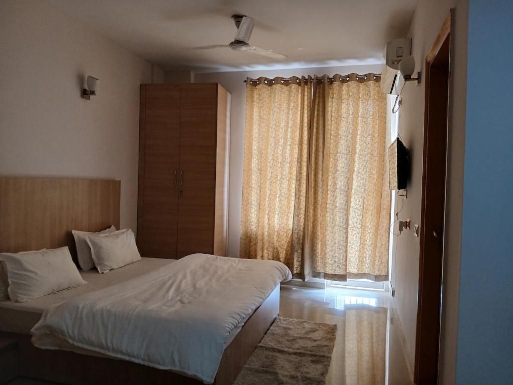 Vishraam A Studio flat Fully loaded in posh Society, Jāmb