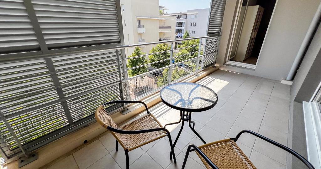 AC - Garage available - Secure residence - 4