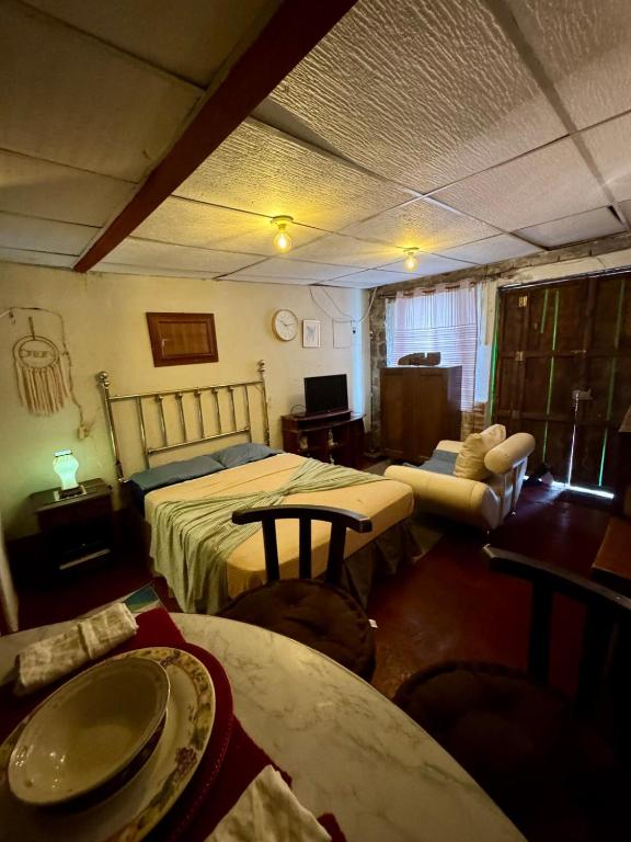 Studio in Plazuela Santa Ana, Santa Ana