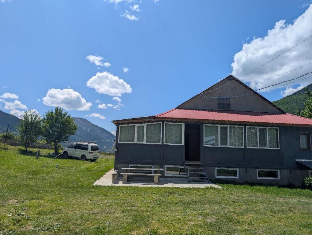 LAMPAREULA - ლამპარეულა, Zhabeshi