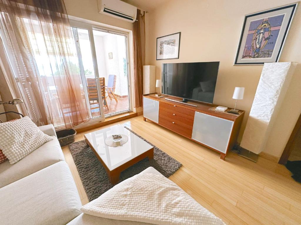 Luxury front row designer apartment, Selce